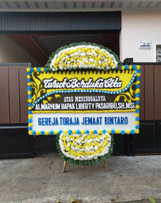 Papan Bunga Duka di Karossa