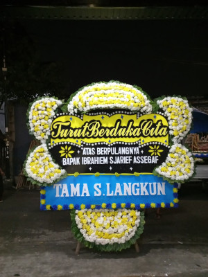Papan Bunga Duka di Karossa