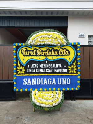 Papan Bunga Duka di Karossa